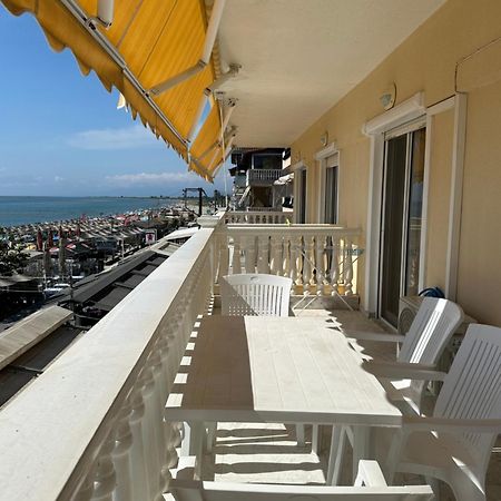 Olympic Beach Rooms Eksteriør billede